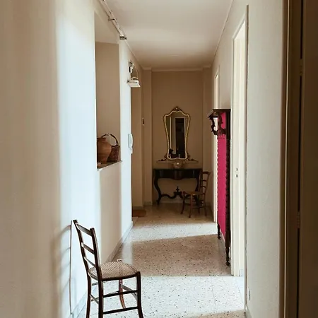 Balcone Sul Castello Ursino Al Centro Storico A Casa Ciuciu * Catania